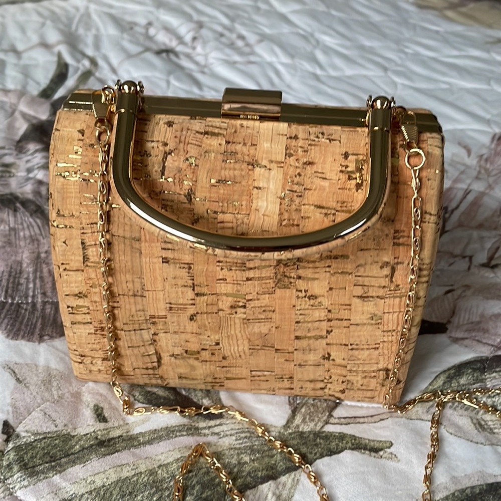Faux wood bag with chain